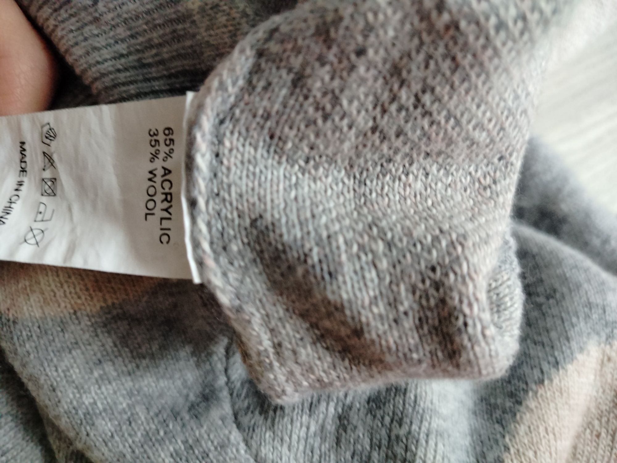 Wełniany sweter sweterek damski w duże grochy wełna