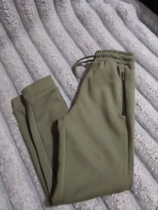 Новий дуже гарний та зручний спортивний костюм