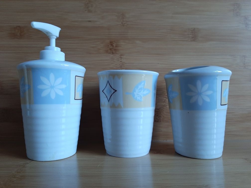 Zestaw ceramiczny dozownik do mydła, kubek, kubek na szczoteczki