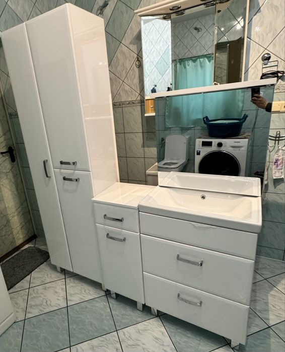 NOWE meble łazienkowe-szafka z umywalką, słupek, szafki, lustrozled