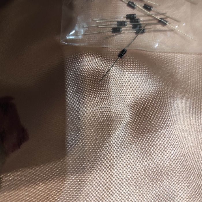 диод Шоттки IN5819, модуль зарядки 18650