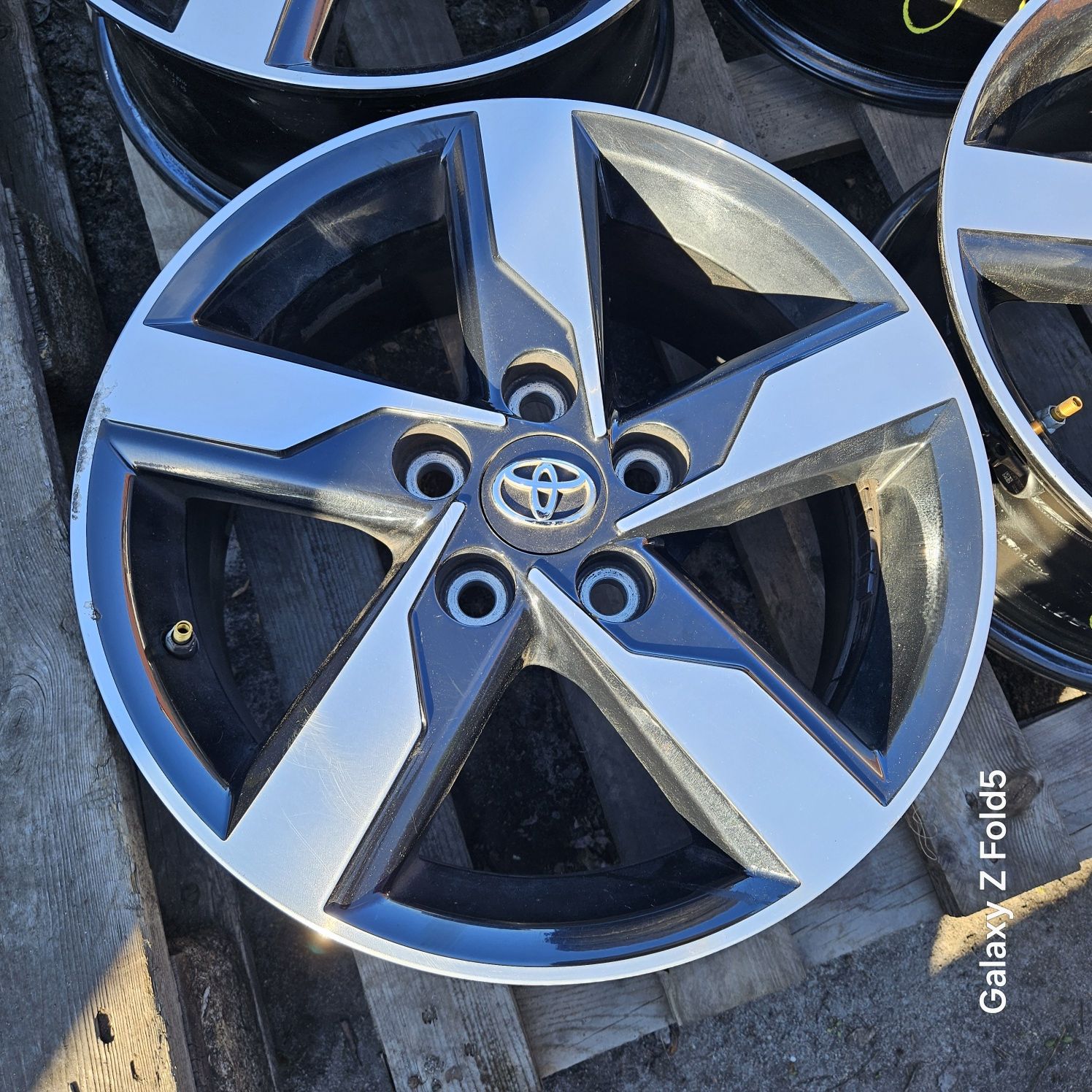 Alufelgi 16 Toyota Auris Corolla Avensis Prius 5x114,3 TPMS ET45