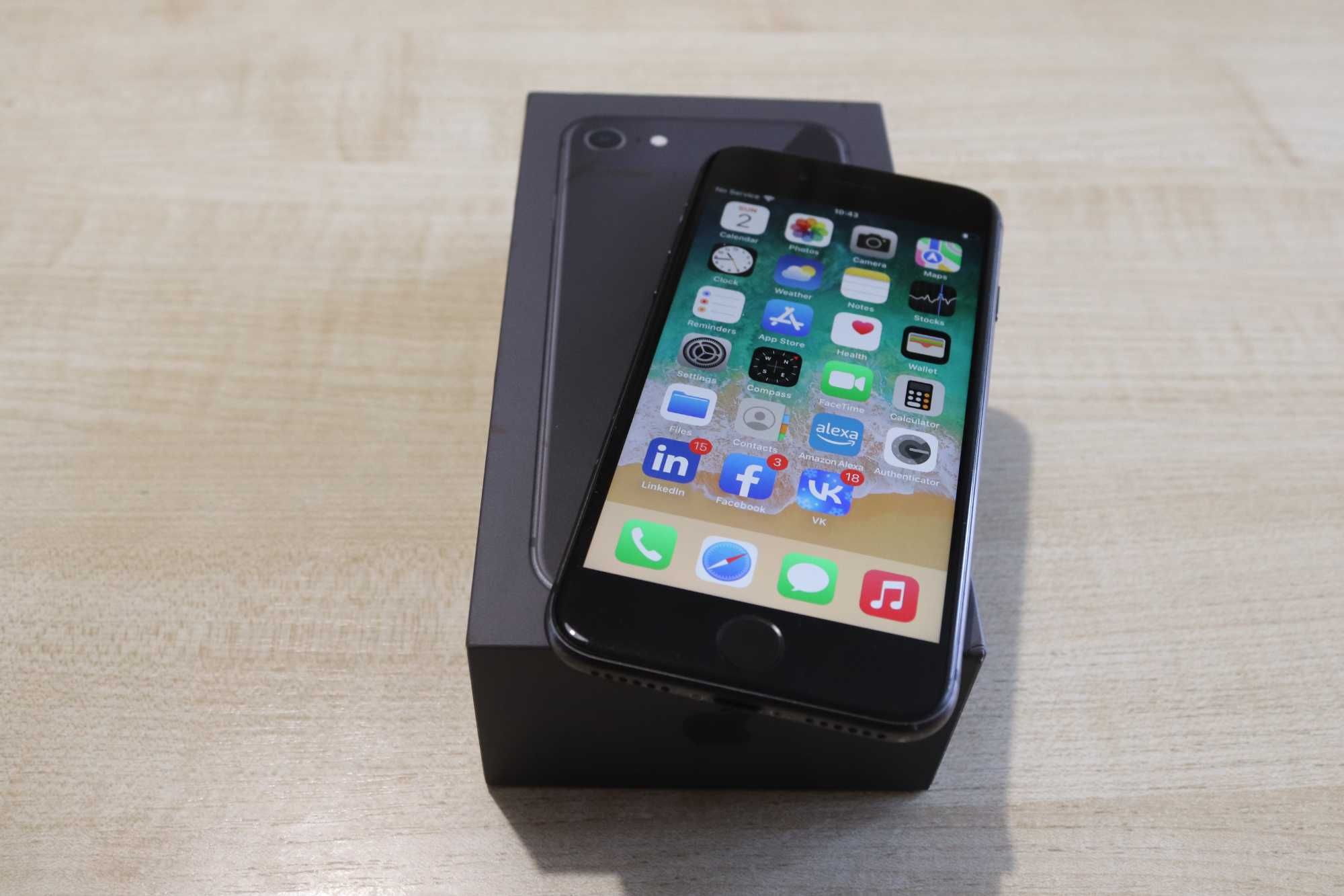 iPhone 8, 64 Gb, 2017 рік, американський, не залочений