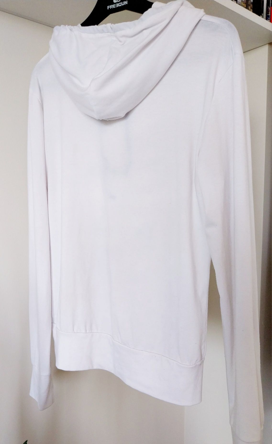 Biała bluza z kapturem M