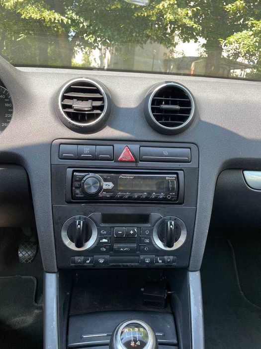 Audi A3 8P / 2004r / 1.6 benzina / klima
