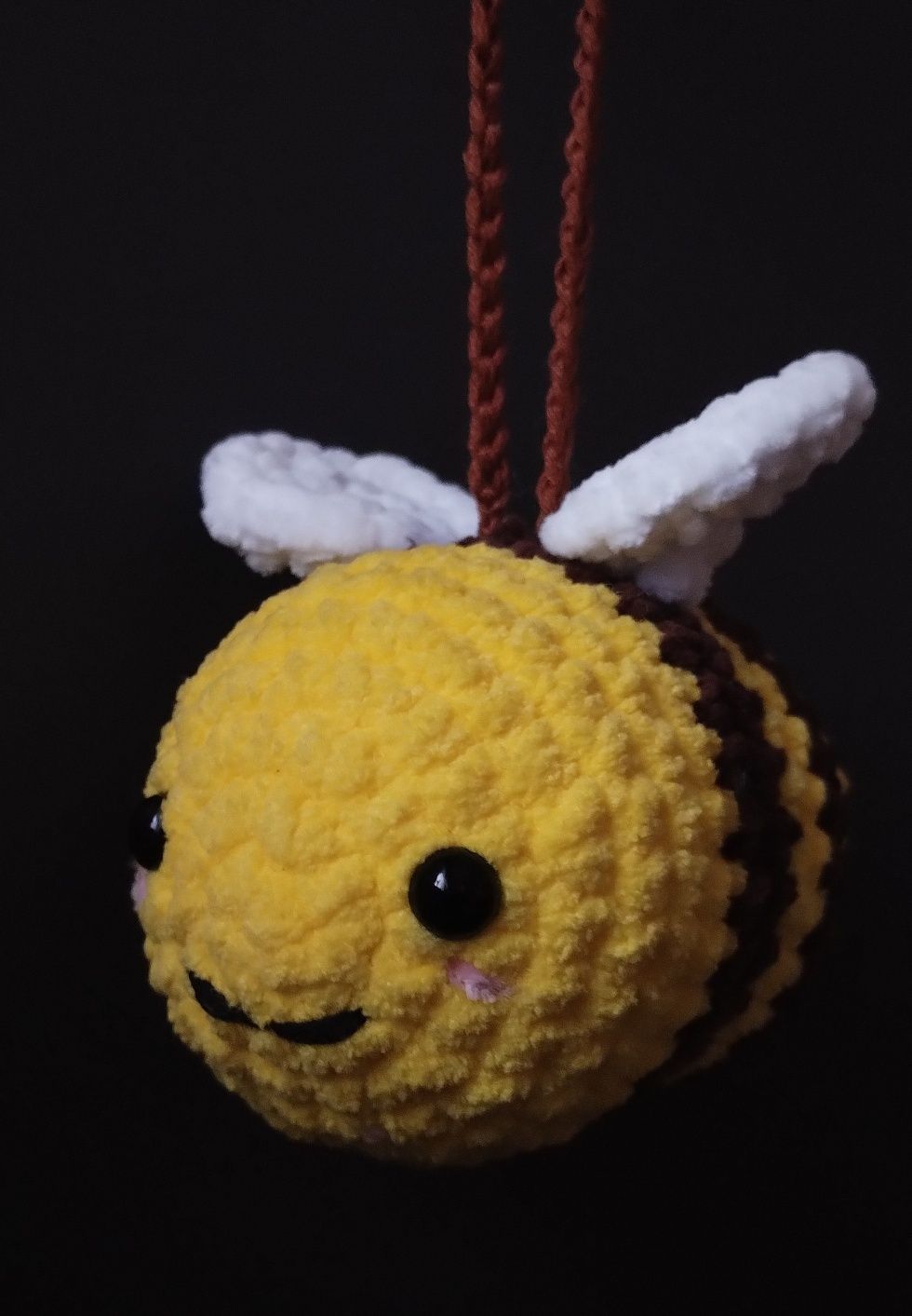 Zabawka pszczółka na lusterko samochodowe