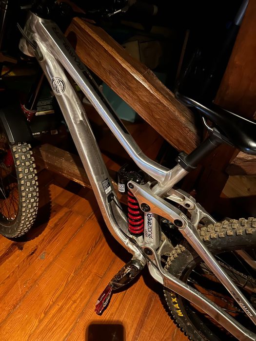 Quadro DH Scott Gambler 2021 com amortecedor Fox