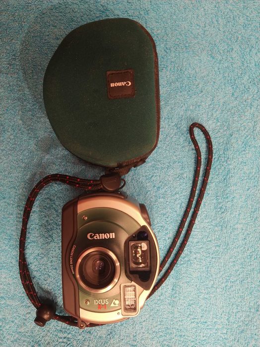 Canon IXUS X1  aquática de rolo 35 mm clássica.