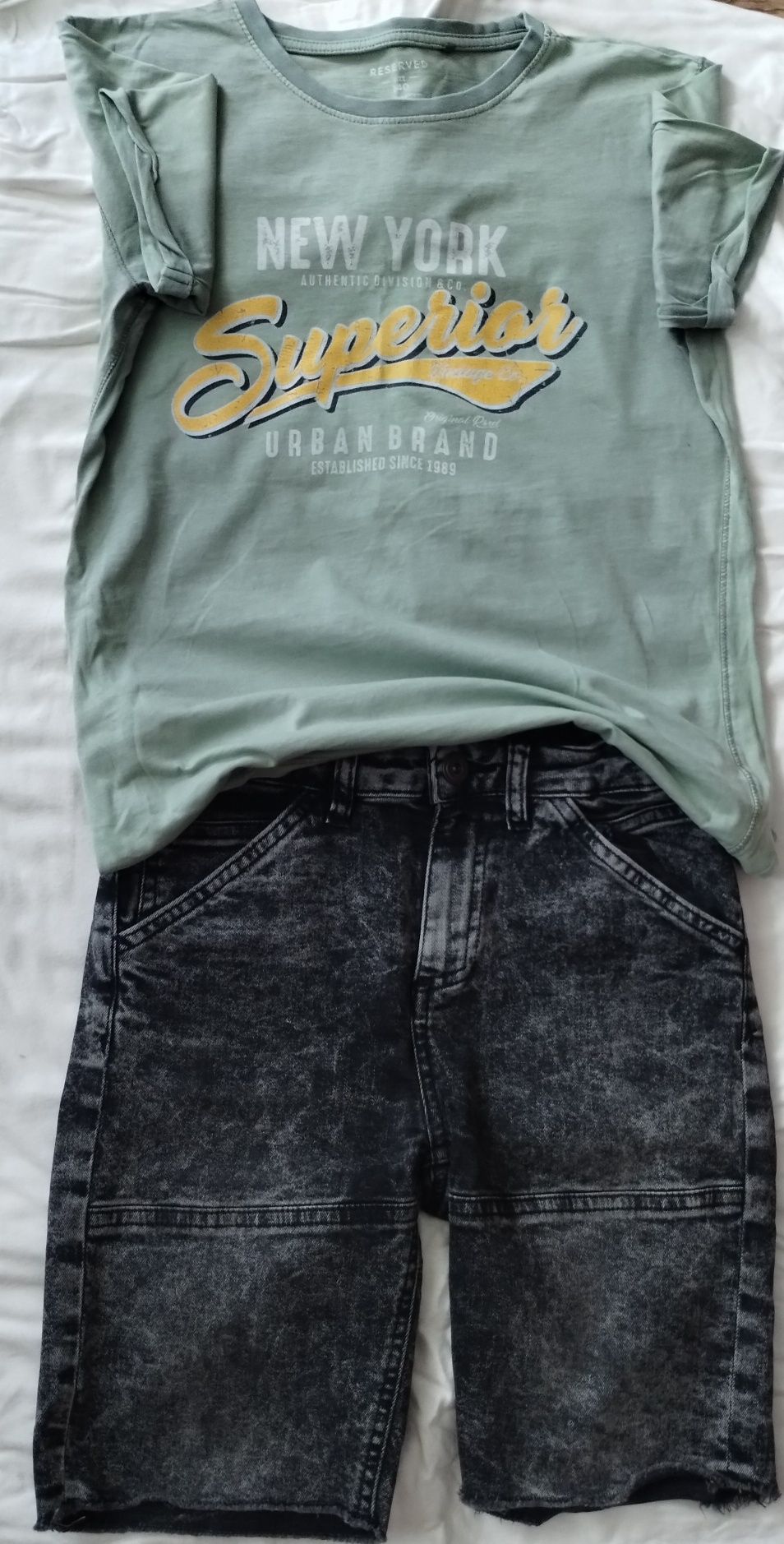 Strój dla chłopca dżinsy i t-shirty