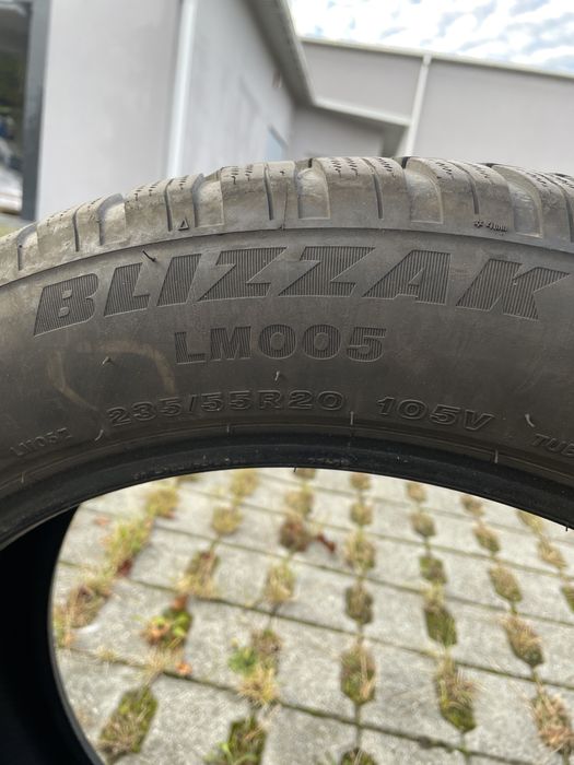 Opony zimowe kpl 235/55  R20 Brigstone