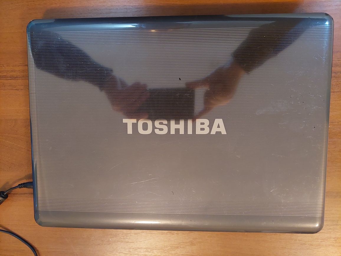 Ноутбук Toshiba satelite P300D (17дюймов, 2 ядра, 3Гб, ssd 60Гб)