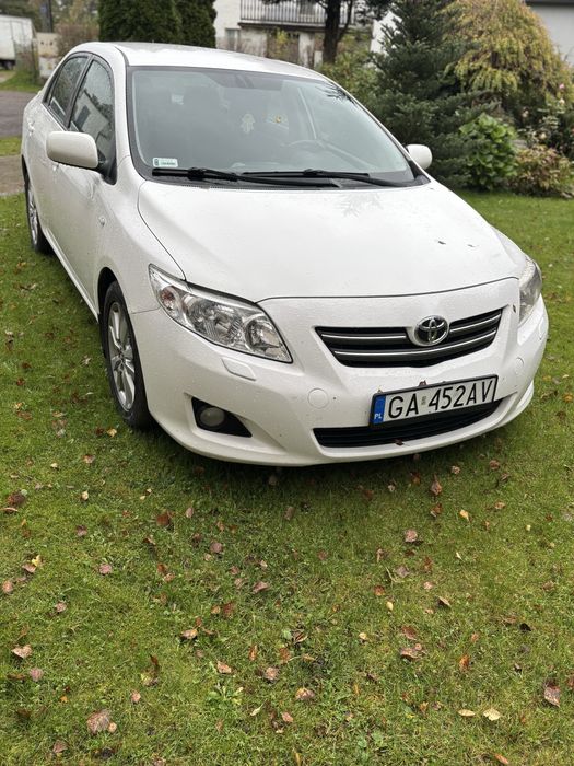 Toyota Corolla 2007 Biała Sedan