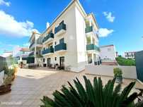 Terraço de 118m² T2 com 2 Lugares de Garagem 450m da praia dos Olhos d