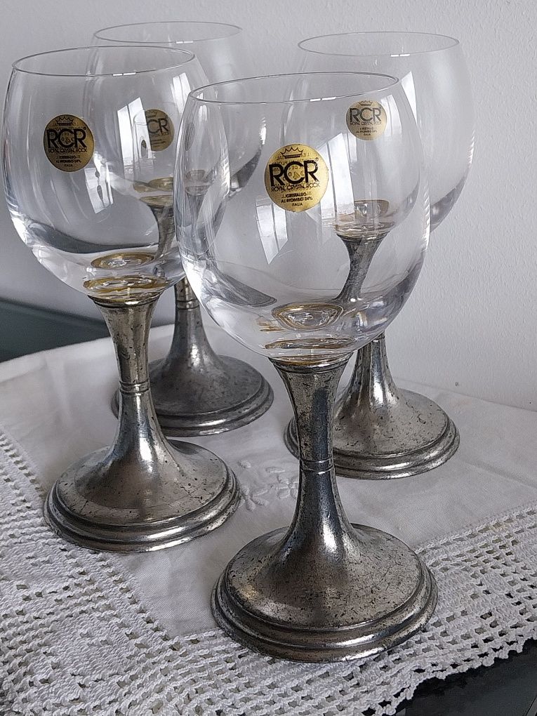 Conjunto de 4 copos cristal Royal Crystal Rock, com pé em estanho