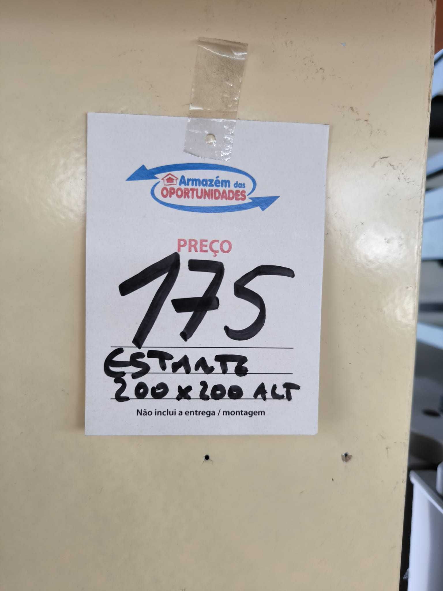 Estante 2.00x2.00 com várias prateleira
