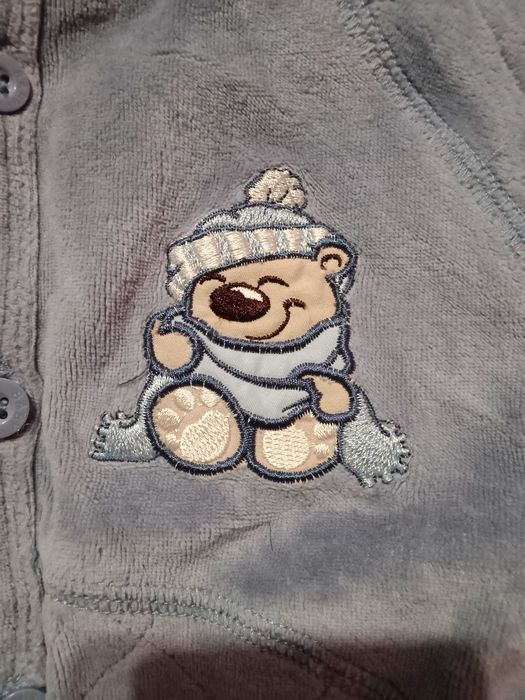 50/56 Ciepły niebieski milusi pajacyk bez stopek dłoni miś z kapturem