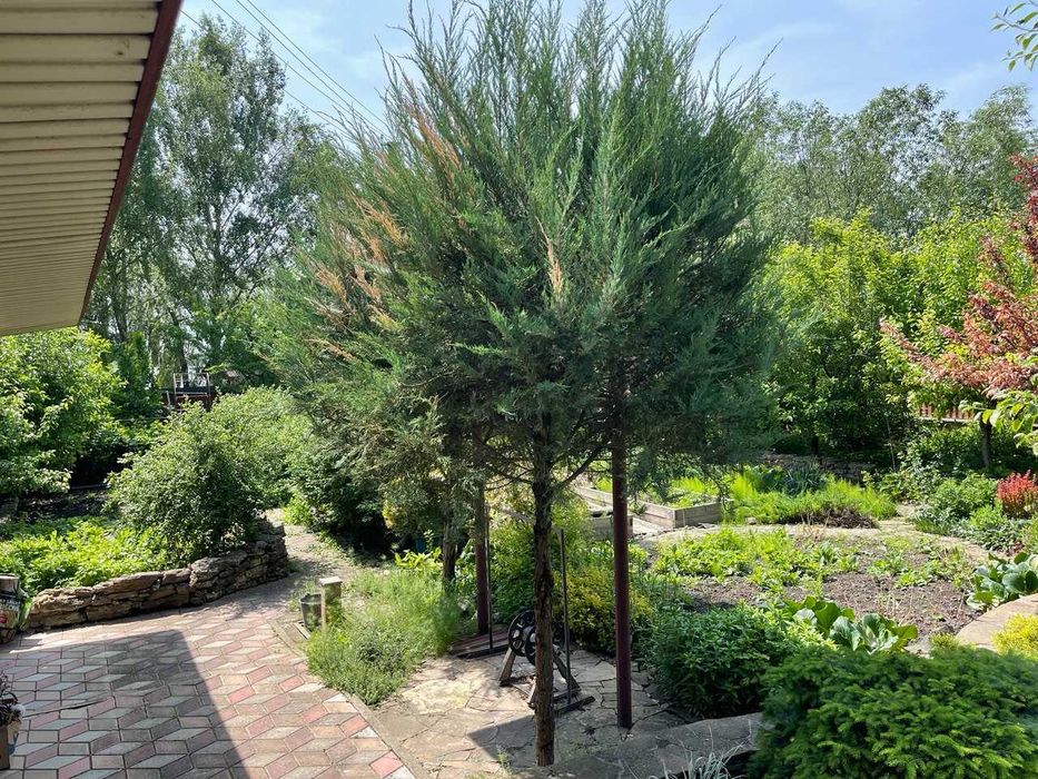 Продаж 2поверхового будинку з гаражем і ділянкою 11соток.