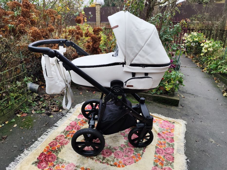 Коляска 3 в 1  тільки самовивіз