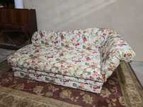 Sofa jednoosobowa w kwiatki, regulowany zagłówek, pojemnik na pościel