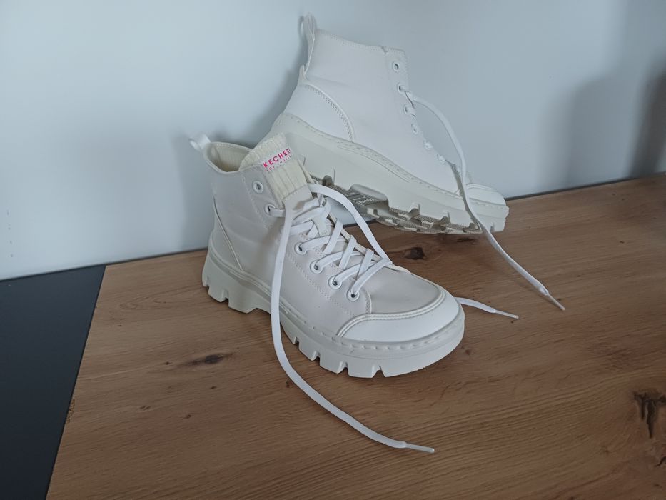 Buty Skechers rozmiar 40 trapery wysokie Ultra lekkie trampki jak nowe