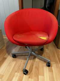 Krzesło obrotowe Ikea Skruvsta czerwony