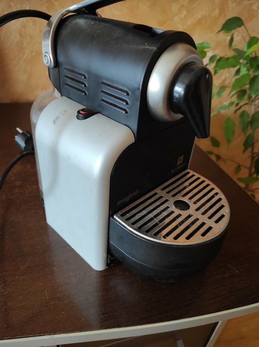 Кофемашинка M100.