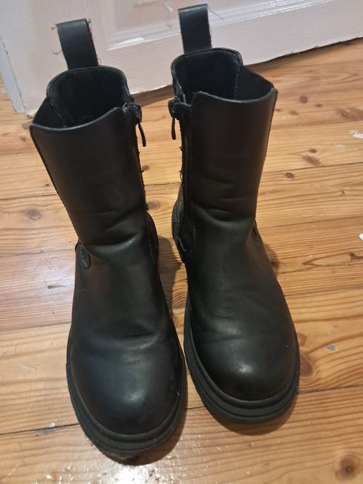 Buty zimowe dla dziewczynki.