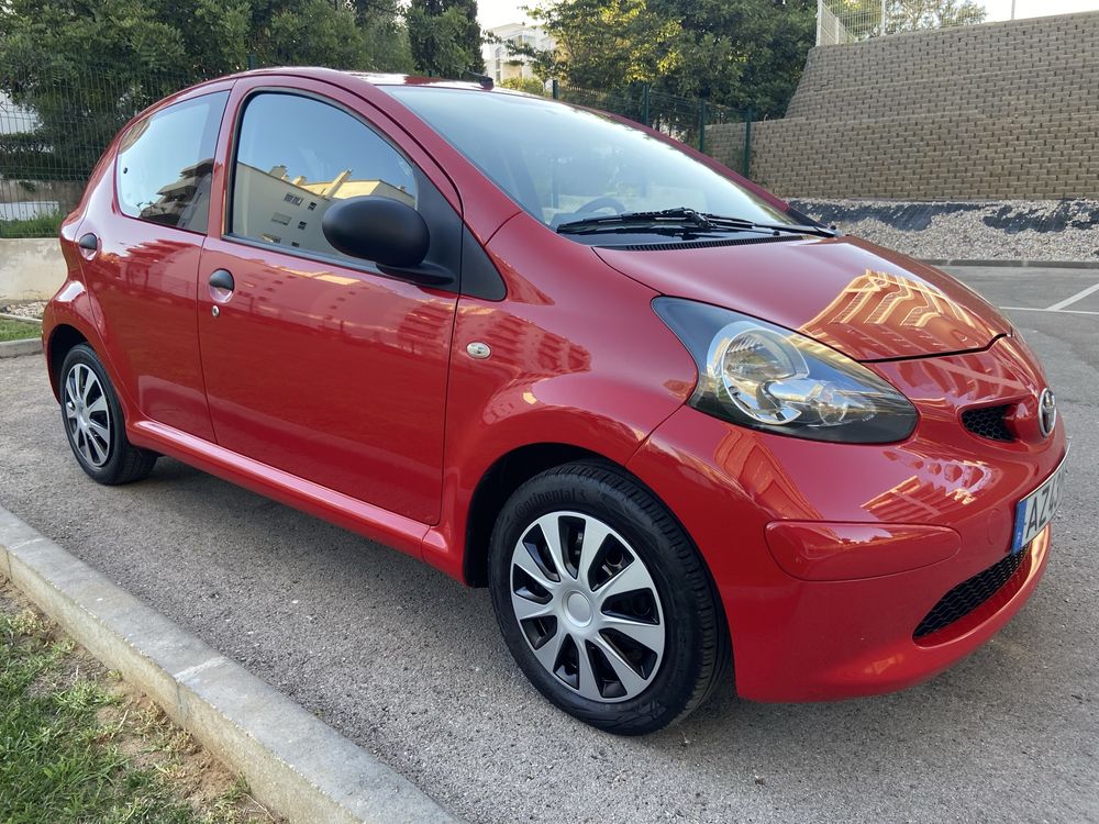 Toyota Aygo • Apenas 103 MIL KM • Multimidia Carplay • IUC € 19,95