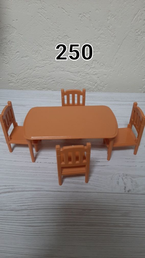Меблі для ляльок,  іграшкові