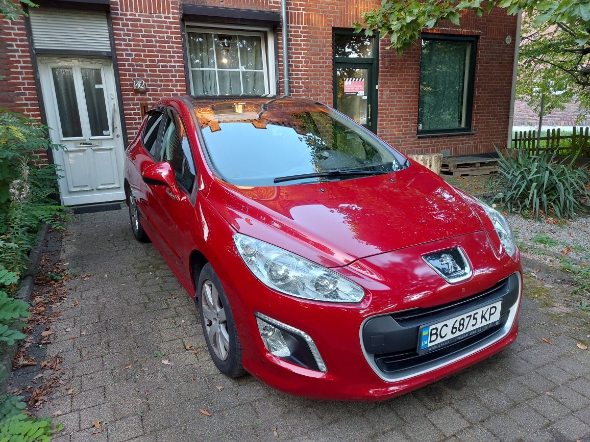 Продаю пежо Peugeot 308 автомобіль машигну Львів