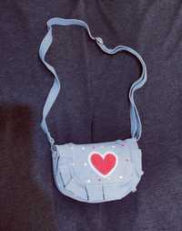 Torebeczka serce dżinsowa błękitna dla dziewczynki przez ramię jeans