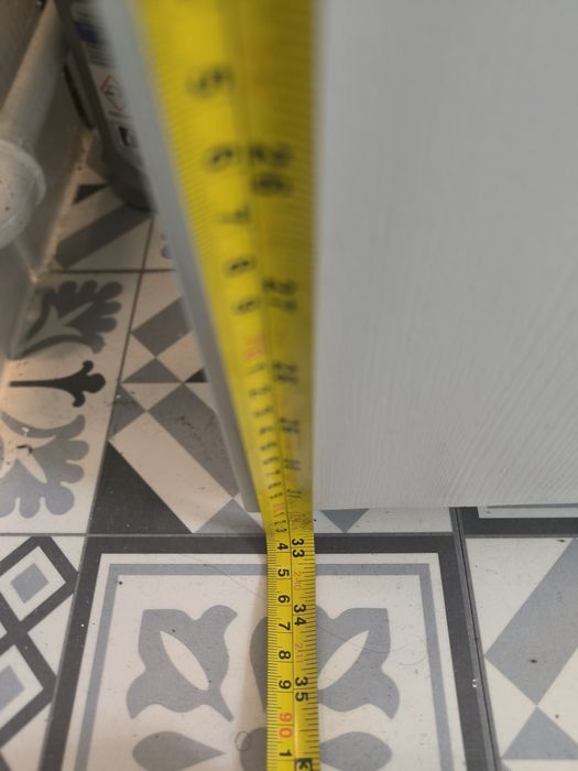 Szafka łazienkowa z umywalką i bateria