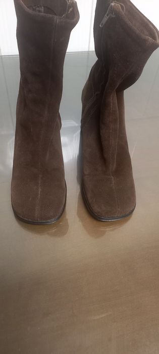 Botins camurça castanhos da "Zara"