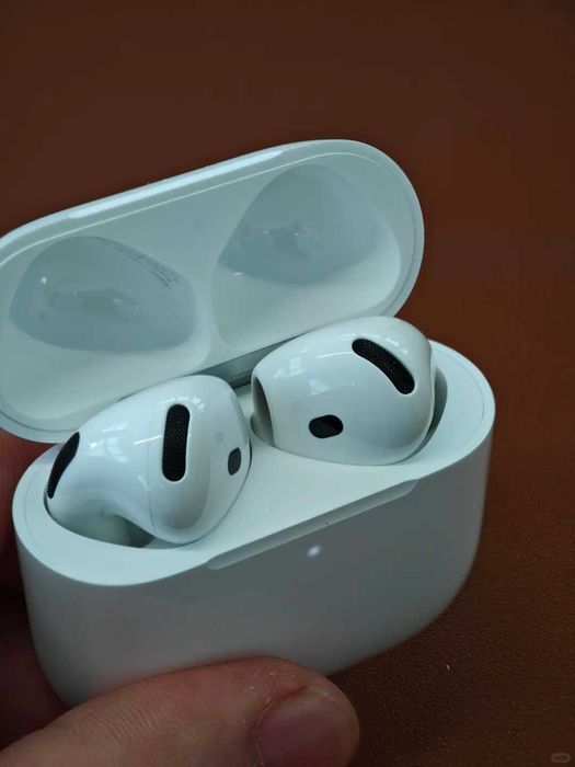 Słuchawki bezprzewodowe Apple AirPods 4 gen • Komplet