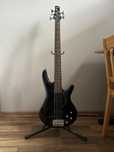 Ibanez GSR205 BK – 5-strunowa gitara basowa – Czarna, aktywna