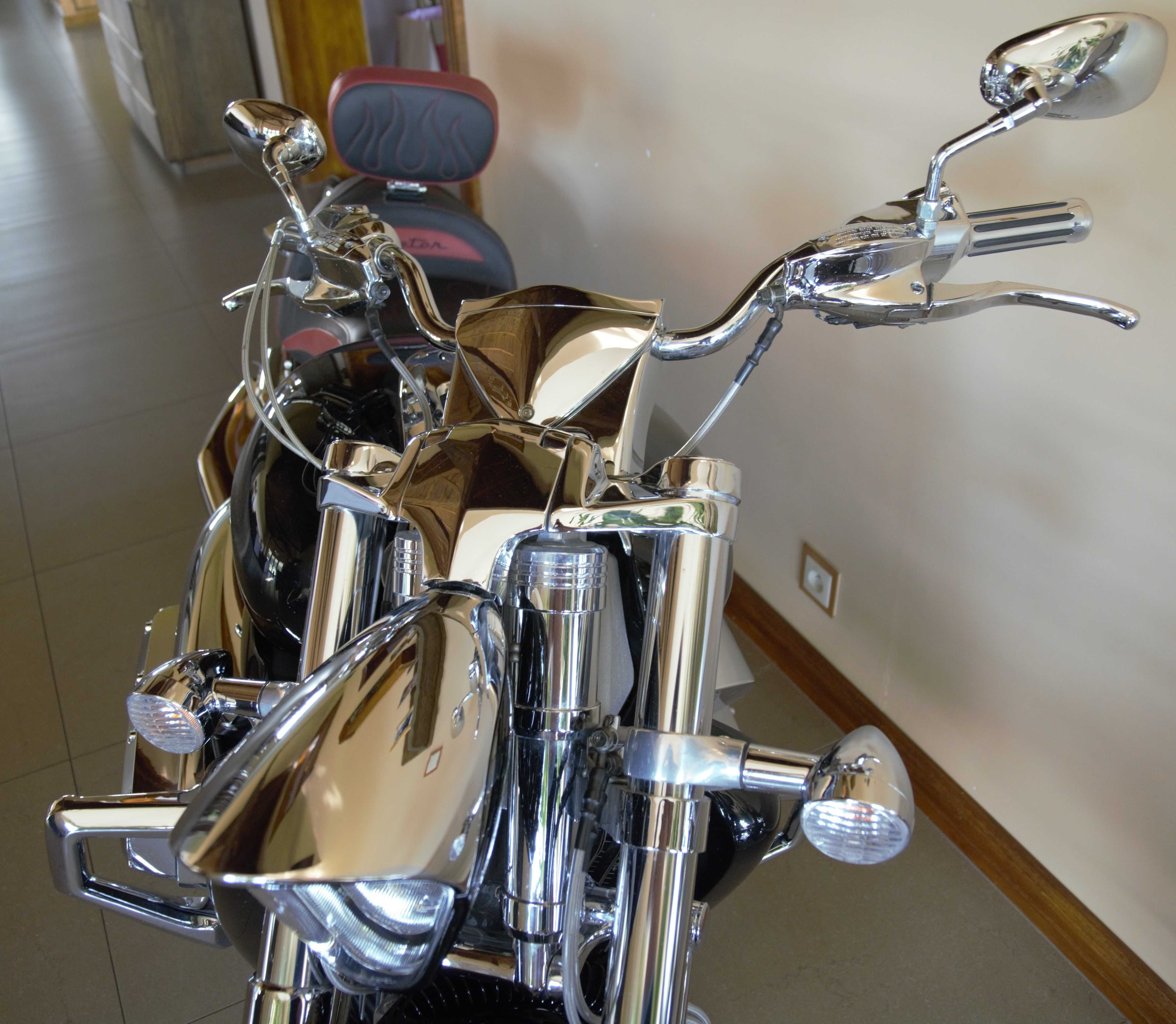Motocykl Honda RUNE