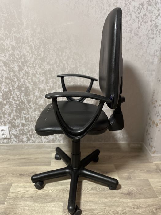 Крісло офісне Prestige II GTP стілець