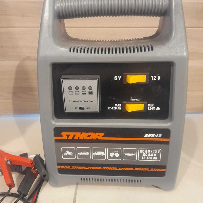 Prostownik marki STHOR