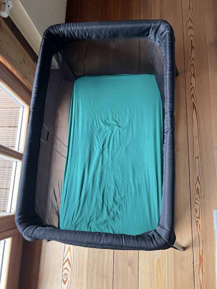 Łóżeczko turystyczne BABYBJÖRN Light – czarne