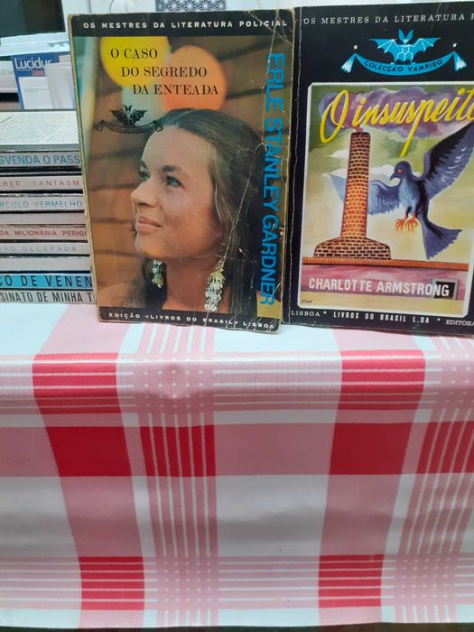 Livros Policiais Antigos