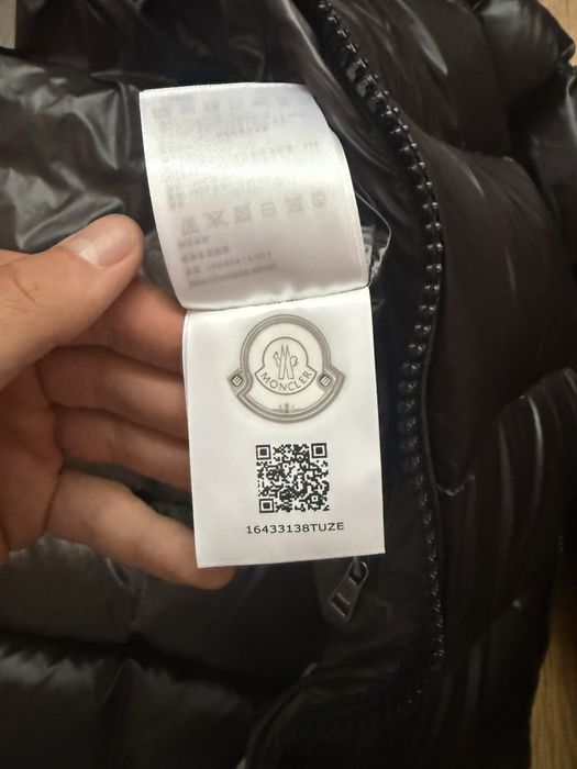 Moncler maya size 4
