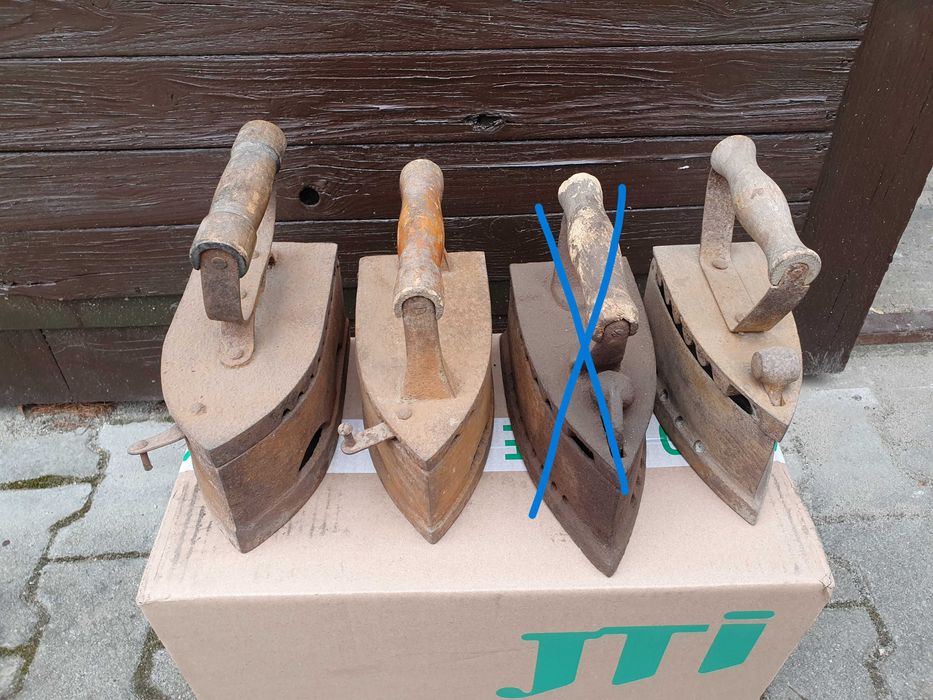 Stare żelazka na duszę na węgiel