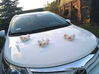 Piękna dekoracja samochodu na ślub auto do ślubu roze