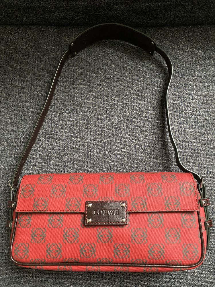 Clutch da Loewe, original, por estrear!