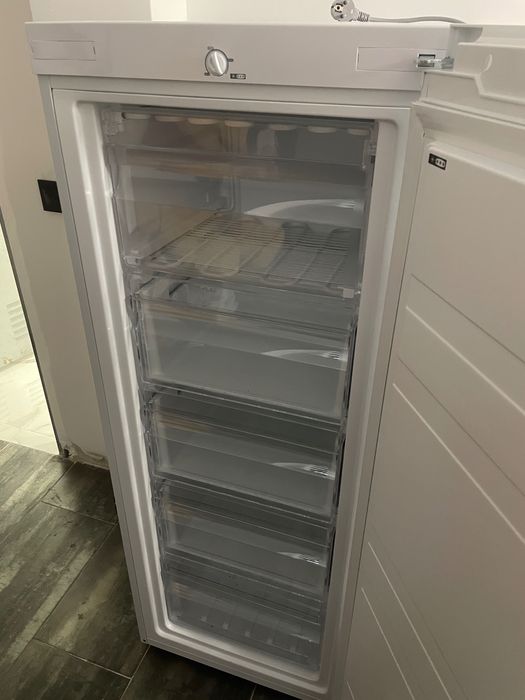 Arca vertical com gavetas ELECTRONIA nova 160l com garantia