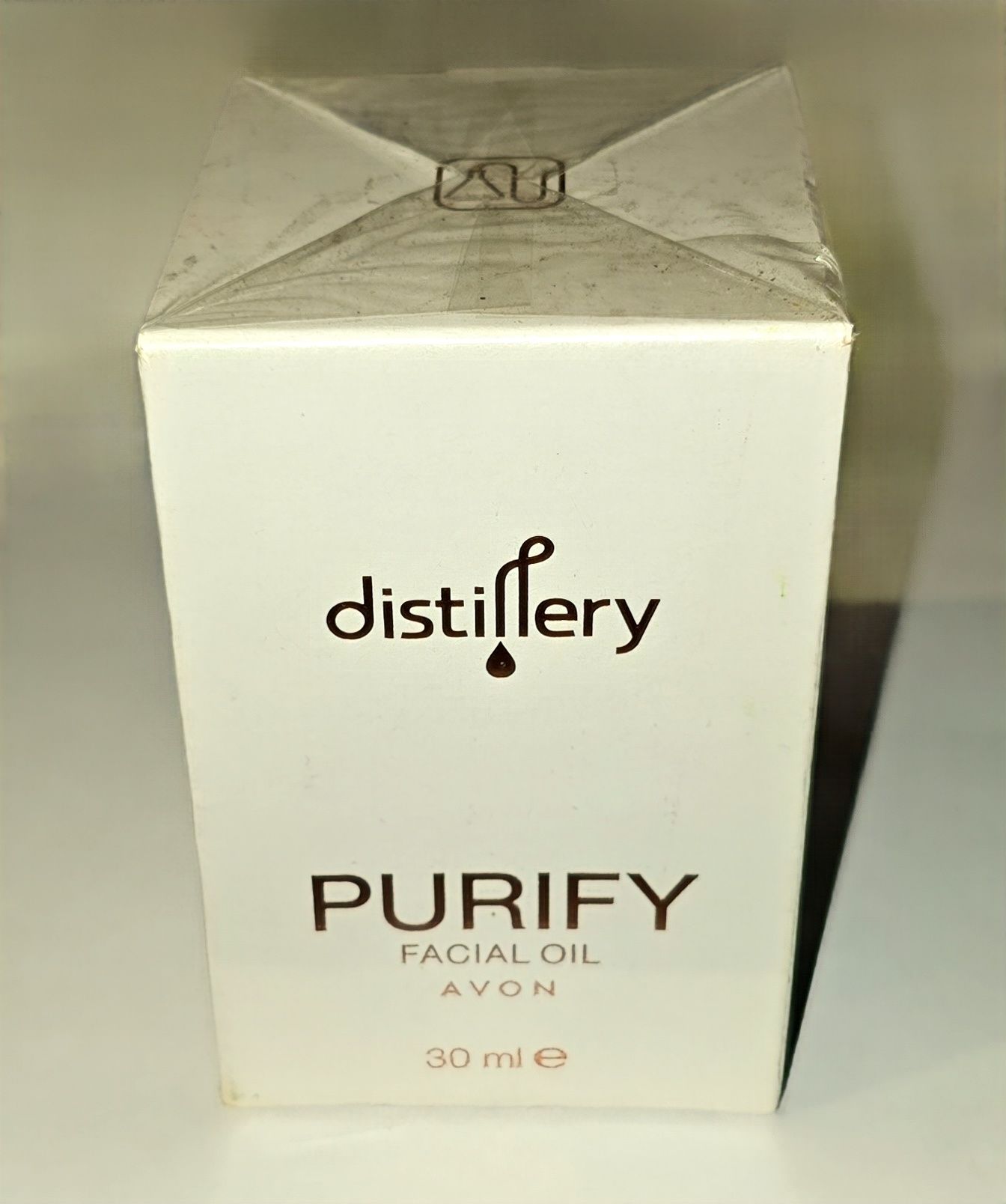 Regeneracyjny olejek do twarzy z olejem jojoba Avon