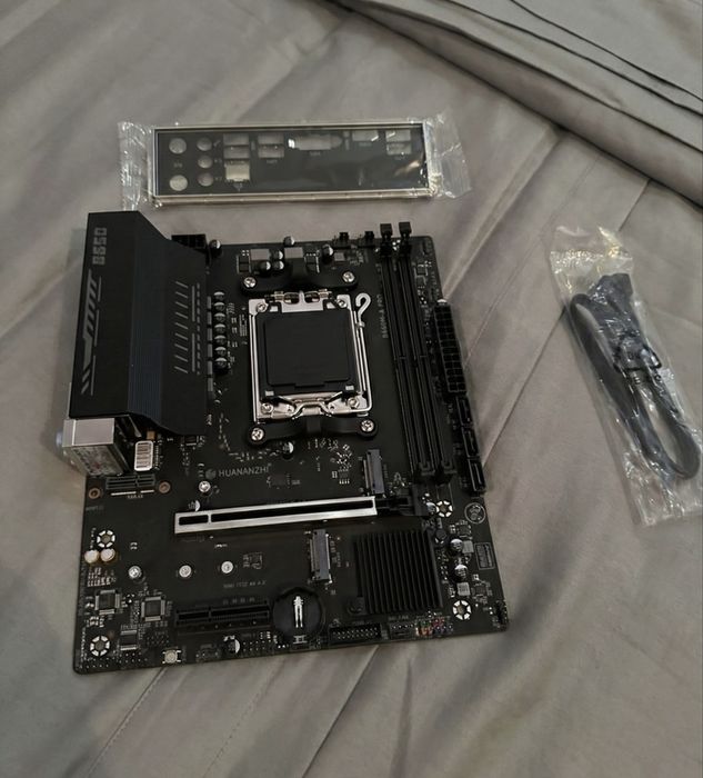 Материнська плата huananzhi b650m-b pro AM5 DDR5