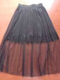 Czarna zwiewna spódnica