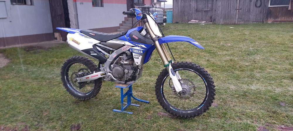 Yamaha YZ450F stan super na wtrysku
