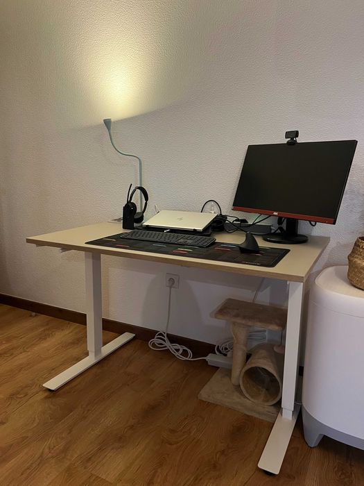 Secretária regulável IKEA TROTTEN 120×70 — bege/branco